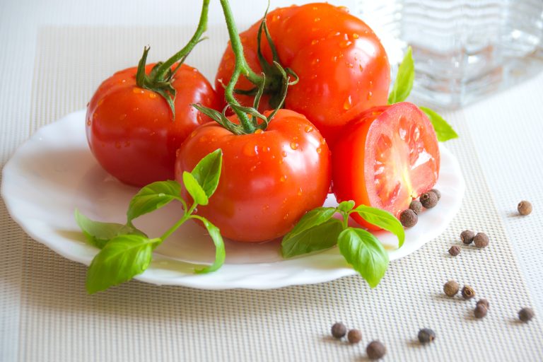 tomatoes-face masks for glowing skin