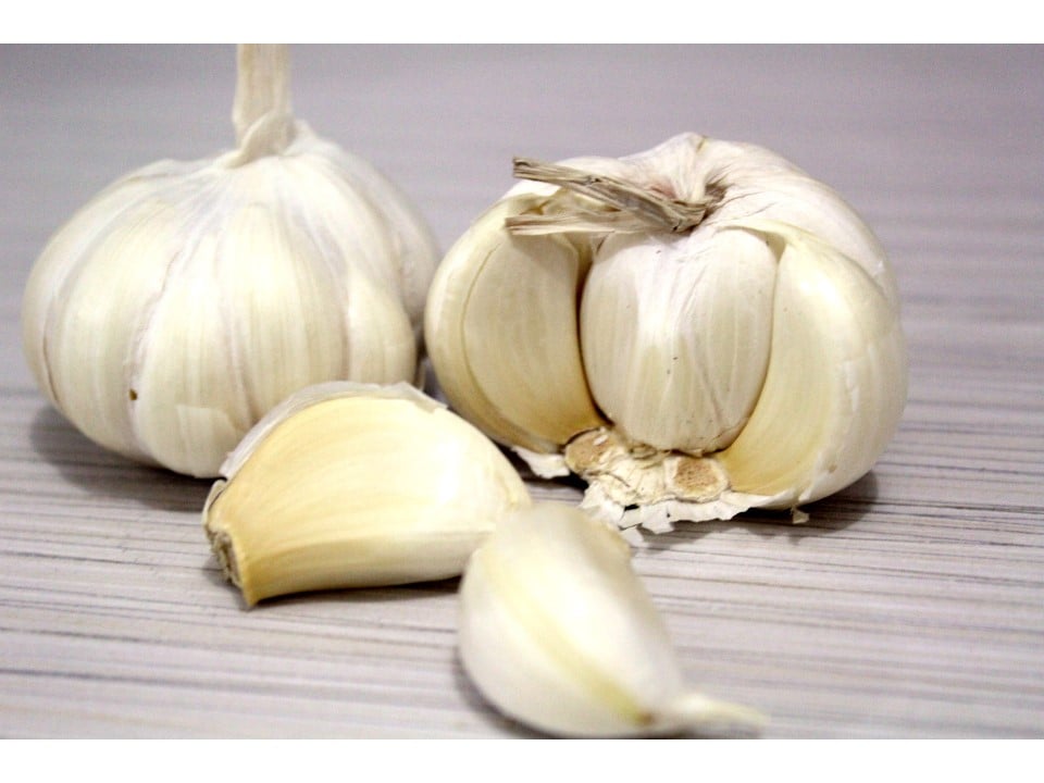 Organic Ingredients For Acne-Prone Skin - garlic