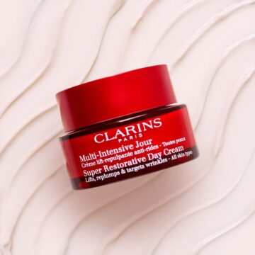 Clarins Super Restorative Anti-Aging Day Moisturizer - 1.7oz - Image 3